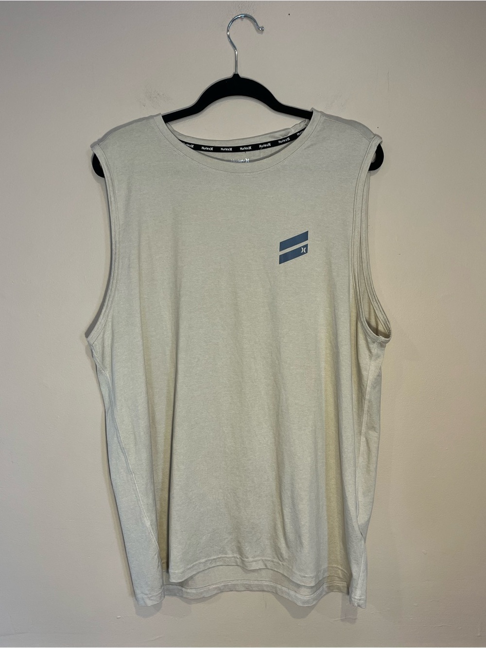 Hurley Men’s Sleeveless Tee in Light Tan